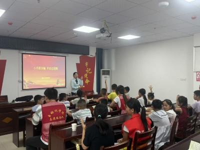 咸安邮政：反诈知识进社区 护航青少年暑期安全