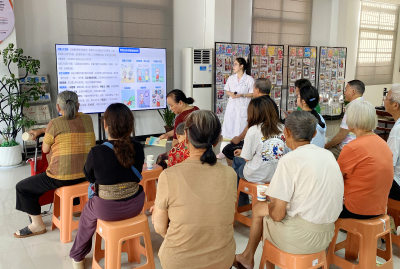 凤凰社区：医警联动进社区，健康反诈护银发