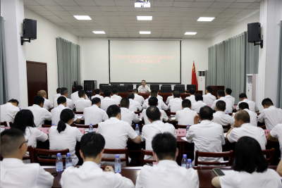 黄佐财为双溪桥镇党员干部讲授树立和践行正确政绩观学习教育专题党课