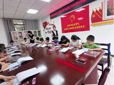 温泉街道花坛社区：缤纷暑期课堂 护航少年成长