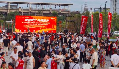 咸安：千名市民共赴“夜炼·夜训·夜赛” 文明实践点燃夏夜激情