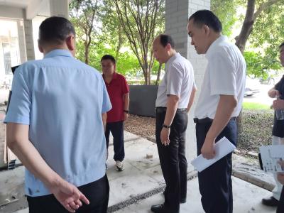 区市场监管局开展“证前上门”精准指导 助力新办药店规范起步