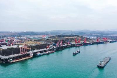 市领导调研产业转型升级、城市更新等工作