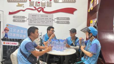 一瓶凉水、一碗热饭、一箱药具……松滋41处“清凉驿站”上线