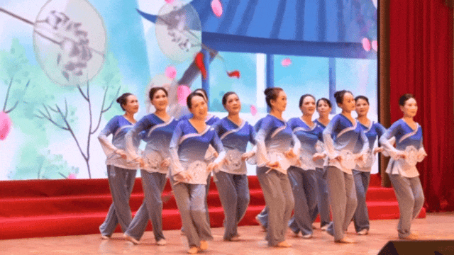 多彩活动弘扬敬老新风