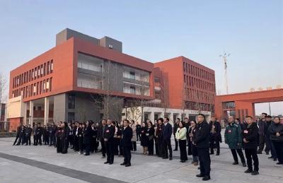 人大代表今日报到