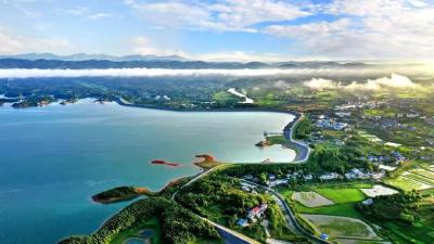 汪卫主持研究“五一”假期文旅体商工作