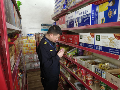 涴市市场监管所开展“五一”节前食品安全专项检查