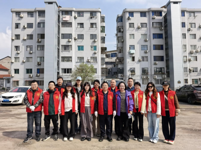 市供销社开展“清洁家园”义务清扫活动