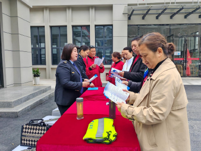 家门口学知识产权！市市场监督管理局开展“知守同行”进社区活动