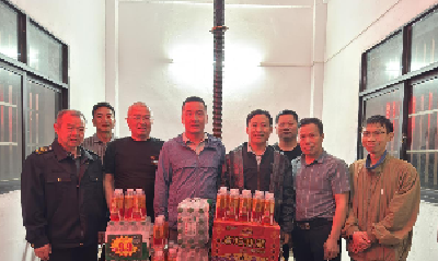 纸厂河市场监管所看望慰问防汛值守人员