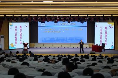 科学大拿为松滋教师“充电”