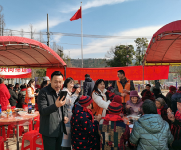 泰康溢彩“幸福餐桌”走进湖北大悟刘院村