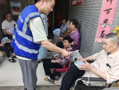 东方路社区开展反邪教警示教育宣传活动
