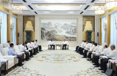 王忠林会见联想集团董事长兼首席执行官杨元庆 深化战略合作 打造世界级光电子信息产业集群
