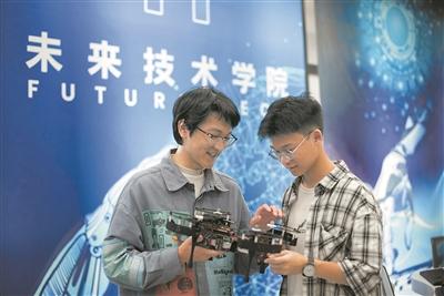懂AI会“飞行”，这个专业要培育低空“全能战士”