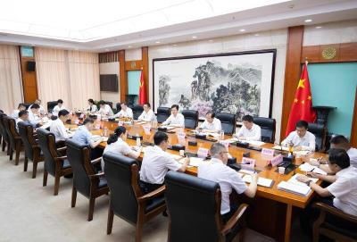 郄英才主持召开十四届市委全面依法治市委员会第四次会议 加快建设更高水平平安黄石法治黄石