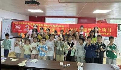 牧羊湖社区开展母亲节主题活动 非遗皮影寄深情