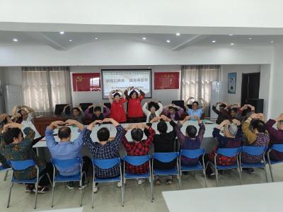 龙衢湾社区举办"浓情五月天 感恩母亲节"主题茶话会