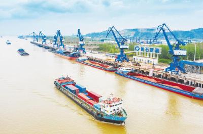亿吨大港！黄石“通江达海”拼出开放新跨越，公铁水空织就全球出海网