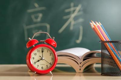 “高考期间AI工具将禁用”引热议，豆包、元宝、百度、科大讯飞回应