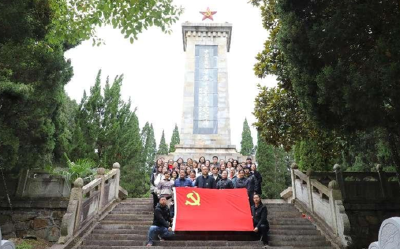 缅怀英烈祭忠魂  抚今追昔思奋进  黄冈市生态环境局走进红十五军纪念馆 