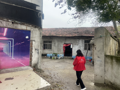黄州体育路社区：积极拆除违建物 共建和谐家园