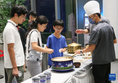 黄冈黄州区：美食街成网红街 旧场景有新风景