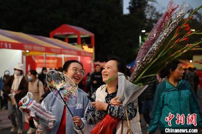 广州传统迎春花市收市 接待游客632万人次