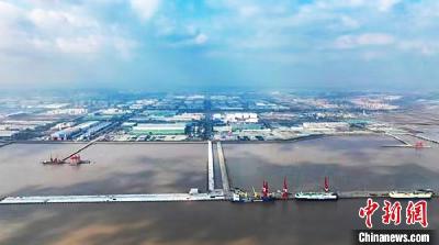 上海临港新城东港区公用码头二期工程今年下半年投用 滚装汽车年吞吐量将翻倍