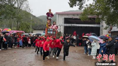 遇见福建：连城“二十天川走古事闹春耕”激情登场