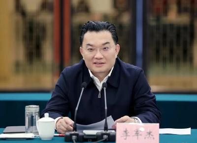 新疆建设兵团第五师双河市党政代表团来我市考察 李军杰与王强座谈交流