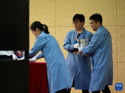 嫦娥六号任务月球样品交接仪式在京举行 