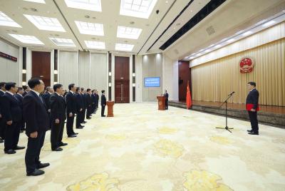省政府举行宪法宣誓仪式 王忠林监誓