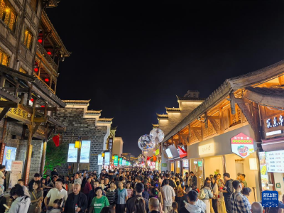 湖南常德：河街人气旺 非遗“唱主角” 