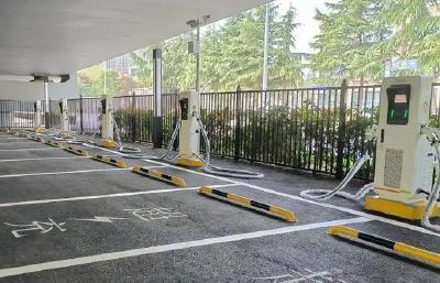 浠水首个液冷超充站投入运营——  最快可实现 “一秒一公里”的充电速度