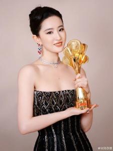 演员刘亦菲喜讯！本人回应