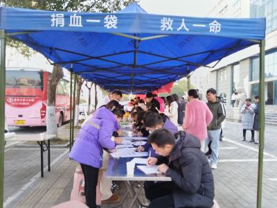 2025年黄冈市医务人员献血月活动正式启动