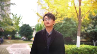 《文明养犬 从我做起》萌犬添趣生活，文明彰显素养