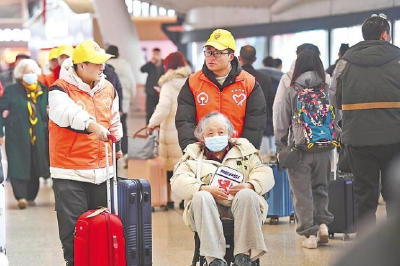 16年，两万盏“小桔灯”照亮春运归家路