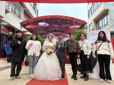 恭喜！他们结婚了！