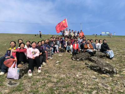 蕲春张塝实小六溪校区举行远足活动