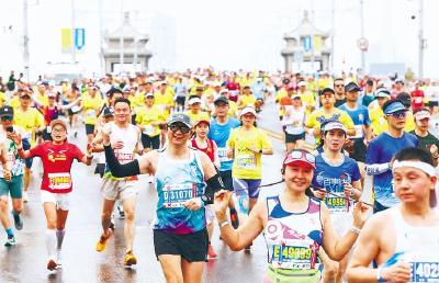 2025武汉马拉松开启浪漫与欢乐