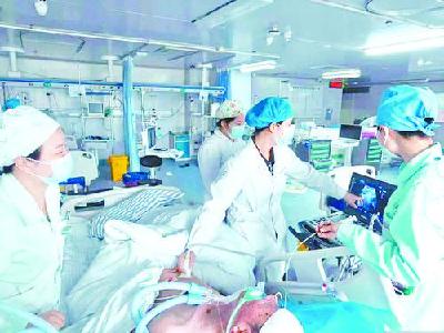 武汉大学中南医院重症医学科专家下沉团风县人民医院