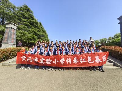 寻访红色足迹 传承红色基因