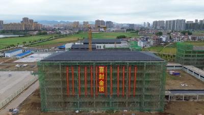 黄梅两所学校喜封金顶 教育强县建设再添新引擎