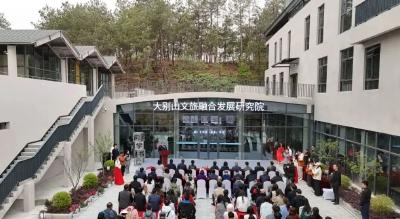 4月15日 早！黄冈 | 正式启用！黄冈牵手武汉大学 ◆ 时速350公里，途经黄冈