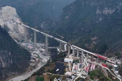 宜兴高铁高岚河特大桥合龙 武汉到重庆最快4小时抵达