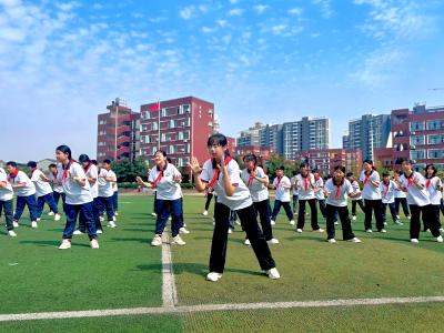蕲春思源3000余名学生共赴“律动之约”