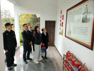 农行武穴永宁支行开展清明祭英烈主题党日活动
